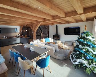 Magnificent views of the Chantemerle ski area from this brand new luxury chalet! - Saint-Chaffrey - Salle à manger