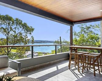 Paradise Palms Waterviews - Blackwall - Balcón