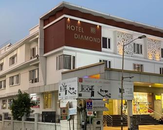 Hotel Diamond Kumbakonam - Kumbakonam - Gebouw