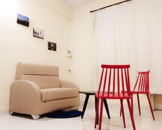 Serviced Apartment At Goregoan / Nesco Bec - 孟買 - 客廳