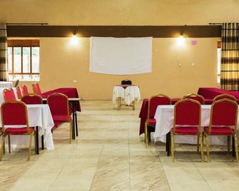 Rwenzori International Hotel - Kasese - Restaurante