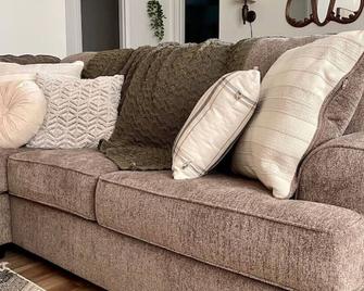 Easy Checkout, Safe, Cozy Near I-40 W/King Pets Ok - Kingston - Huiskamer