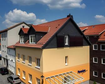 Hotel Garni Am Kirchplatz - Ilmenau - Gebäude