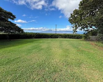 Historic Upcountry Maui Property With Pool, 7 Bedrooms, Sleeps 16 - Makawao - Priveliște în exterior