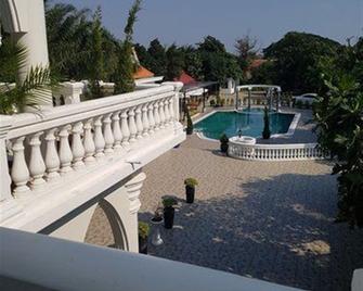 La Fortress Boutique Hotel - Kep - Uima-allas