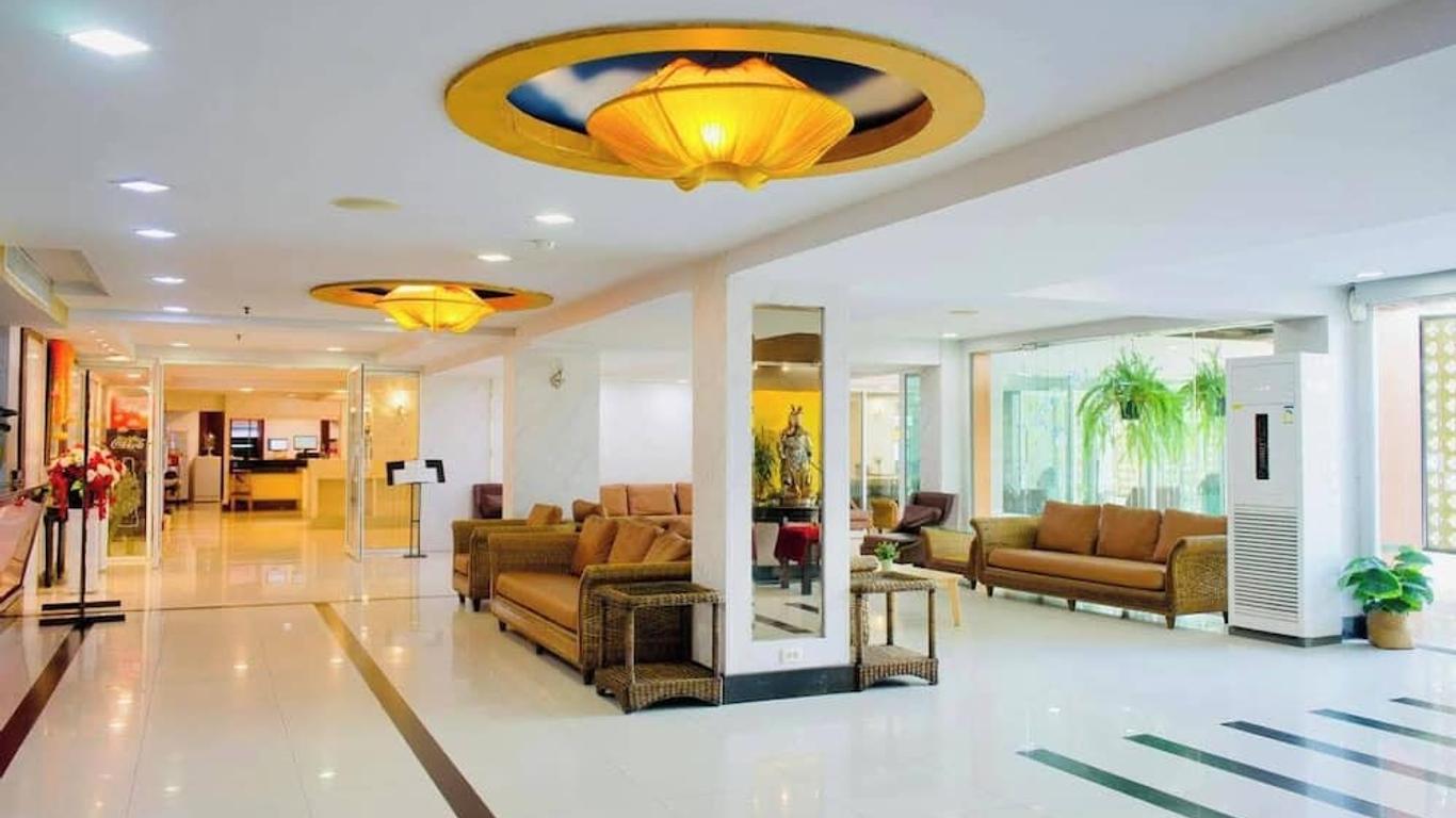 Convenient Grand Plus Hotel Suvarnabhumi
