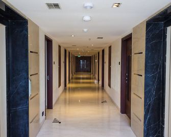 Diana Heights Luxury Hotel - Kochi - Lorong