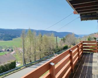 3 bedroom lovely home in Pontarlier - Pontarlier - Balkon