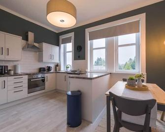 The Trossachs Apartment - Doune - Kitchen