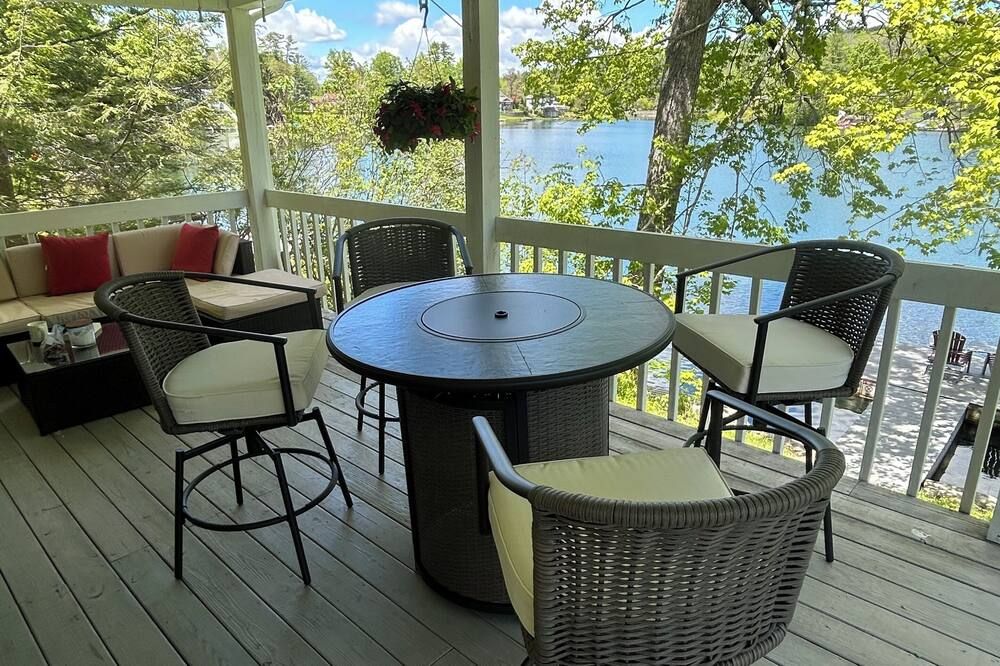 Cozy four season private lakefront cottage. Located on Laurel Lake, Brackney, PA