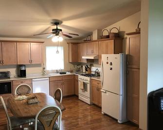 Home on the picturesque Mississippi River - Fulton - Cocina