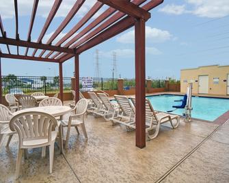 Galveston Inn & Suites Hotel - Galveston - Zwembad