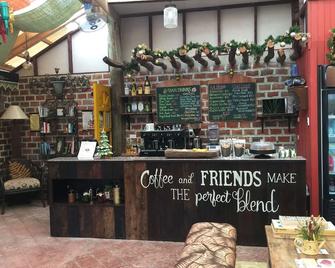 Bohol Bee Farm Hotel - Panglao - Bar
