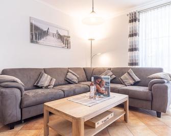 Strandoase Typ Sto-A Strandoase Whg. So5 - Wustrow (Darss) - Wohnzimmer