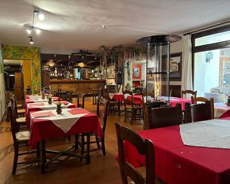 Hotel El Refugio de Juanar - Ojen - Restaurante