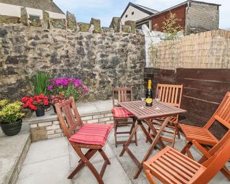 Bennett Street - Buxton - Patio