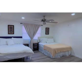 Quiet 2br-Retreat Near Alum Creek & Lewis Center - Delaware - Bedroom
