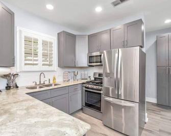 Walk To Museums Apartment - Near Med Center Dt Rice & Uh - Houston - Cocina