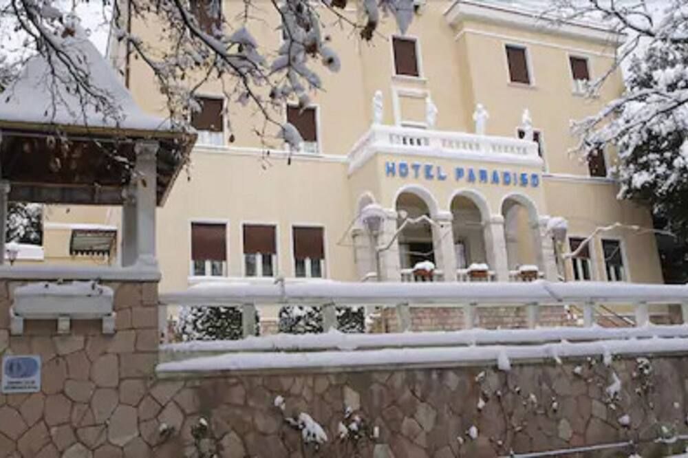 هوتل باراديسو - سبوليتو - مبنى