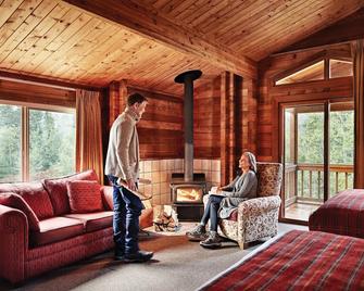 Kenai Princess Wilderness Lodge - Cooper Landing - Living room