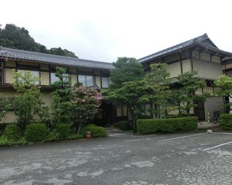 مينشوكو إيواتاكان - تاكاياما - مبنى
