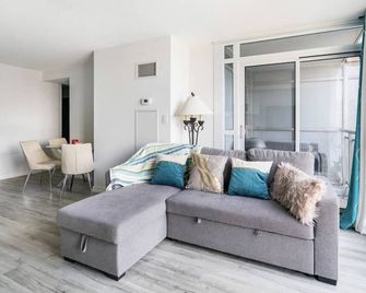 Condo near by CN tower - טורונטו - סלון