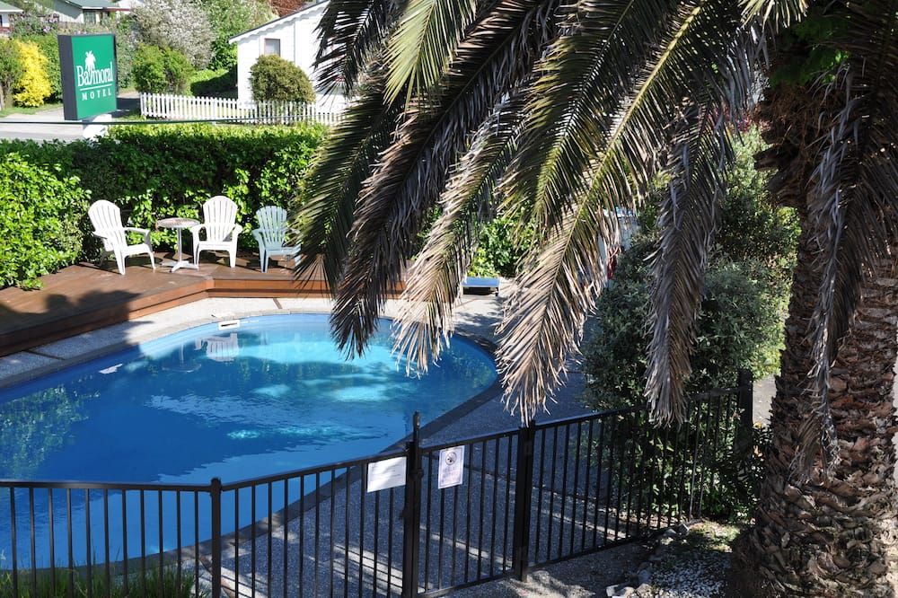 بالمورال موتل - نيلسون - حوض السباحة