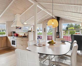 Nice Home In Esbjerg V With Wifi - Esbjerg - Comedor