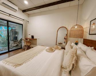 Kickin' Surf Lodge - Weligama - Habitación