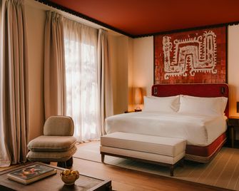 Palacio de Godoy Caceres, Curio Collection by Hilton - קסרס - חדר שינה