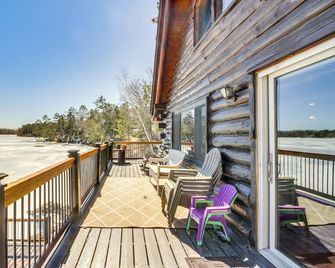 Lakefront Park Rapids Cabin w/ Decks & Boat Dock! - Park Rapids - Balcony
