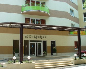 Ljuljak - Golden Sands - Edificio