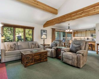 Comforts of Home! Peaceful 3BR Home on Golf Course, Easy Mtn Access to Vail or Beaver Creek - Beaver Creek - Sala de estar