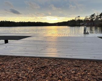 Swan Lake Resort - Galloway