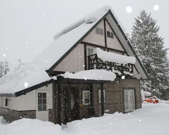 Hakuba Powder Cottage - Hakuba - Building