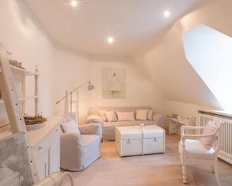 Lille Weiss-Keine Monteure- - Bredstedt - Вітальня