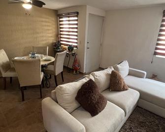 Bonita Casa Cerca del Muelle de Pátzcuaro Para Familia Completa - Pátzcuaro - Sala de estar