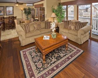 St James Place Resort - Beaver Creek - Living room