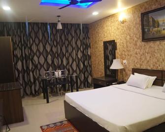 Hotel Downtown - Bilaspur - Bilāspur - Bedroom