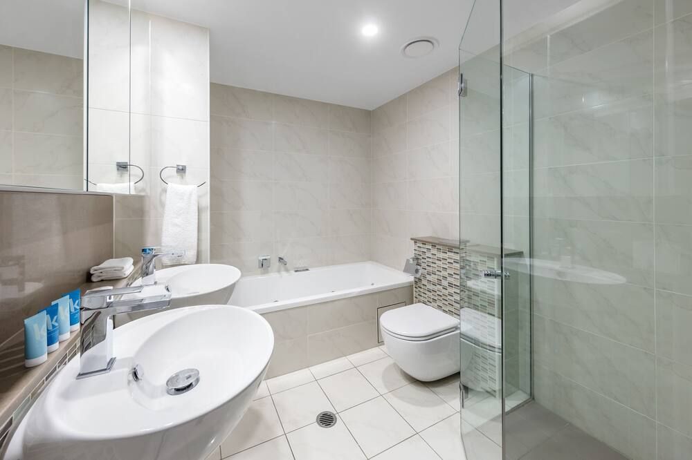 Meriton Suites Adelaide Street, Brisbane thumbnail 3