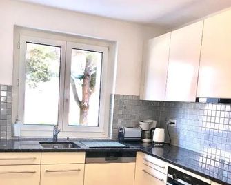 Konstanz Naehe, Ruhiges 4-Zim-Wohnung Bi - Kreuzlingen - Cuisine