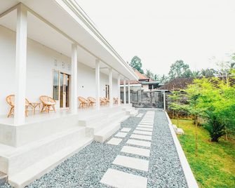 Queenara Local House - Payangan