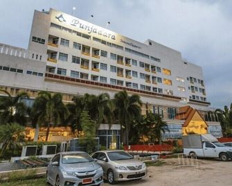Punjadara Hotel - Nakhon Ratchasima - Byggnad