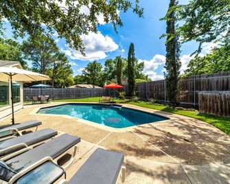 Private Pool, Entire House, In the Center of DFW - North Richland Hills - Zwembad