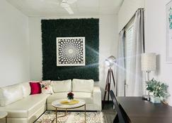 Olive Service Apartments Dlf Galleria Gurgaon - Gurugram - Wohnzimmer