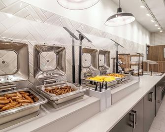 Staybridge Suites Halifax - Dartmouth By IHG - Dartmouth - Buffet