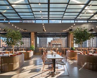 موتو باي هيلتون فيلادلفيا ريتينهاوس سكوير - فيلادلفيا - مطعم