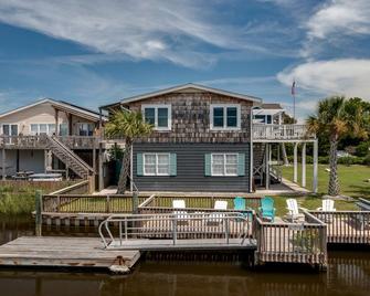 'Sand Dollar' - Canal Condo, 2 Bedrooms / 1.5 Bathrooms - Holden Beach - Building