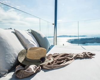 On The Rocks - Small Luxury Hotels of the World - Thera - Soveværelse