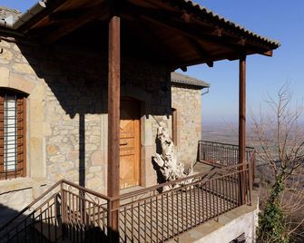 Cottage House in Traditional Greek Village - Mitropoli - Μπαλκόνι